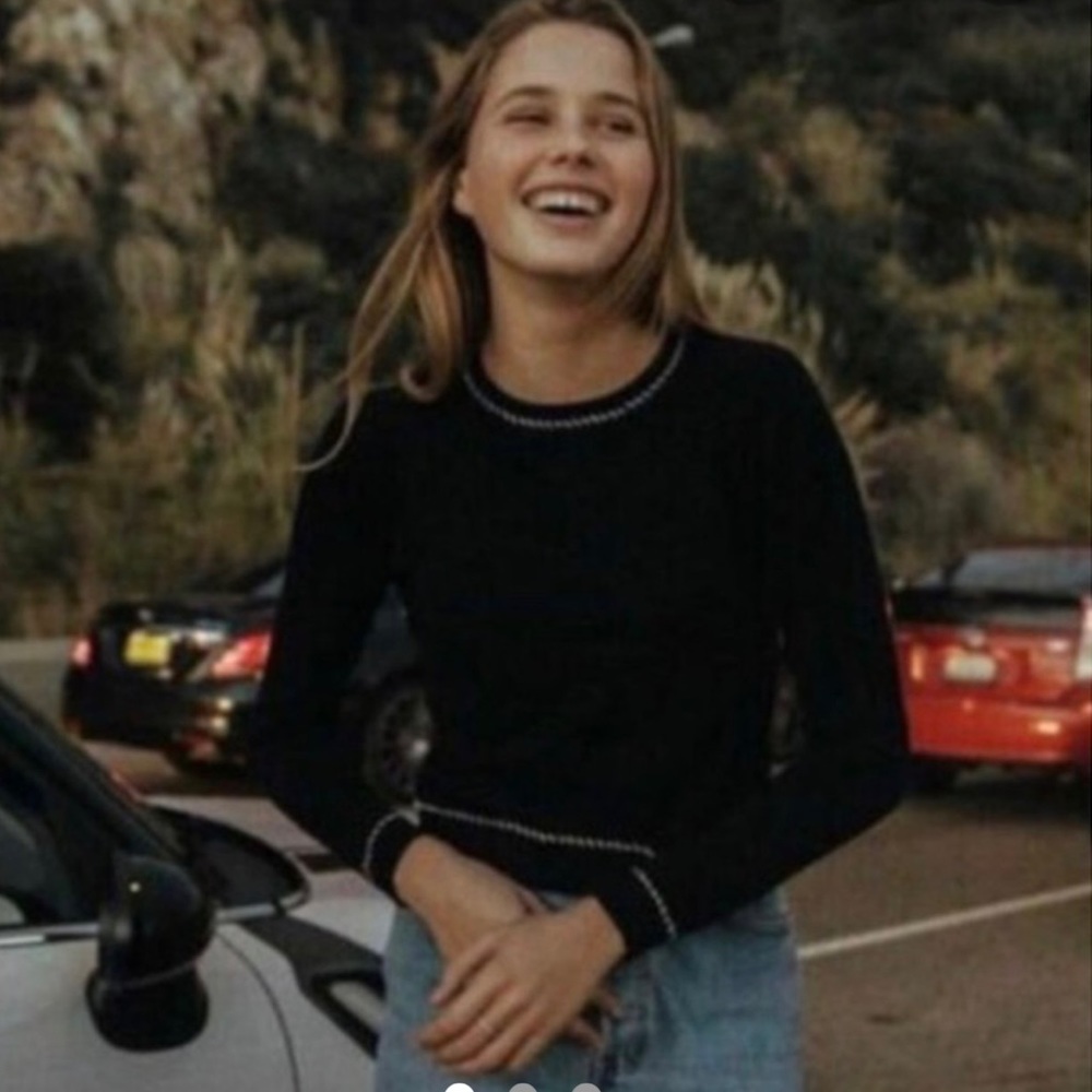 Super rare brandy Melville sweater